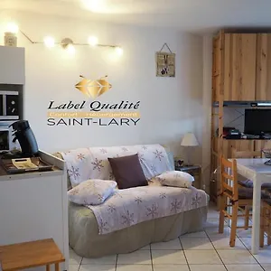 https://coquet-appartement-5-places-labelise-tout-equipe.midi-pyreneeshotels.com